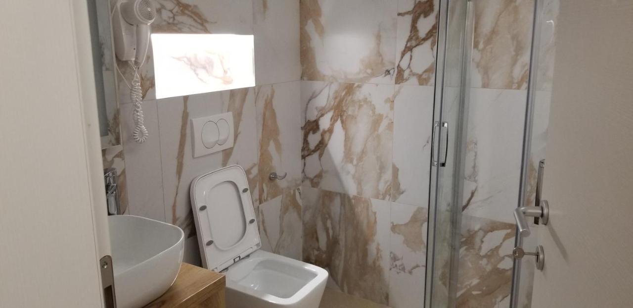 2A New Bazaar Apartment Tirana Kültér fotó
